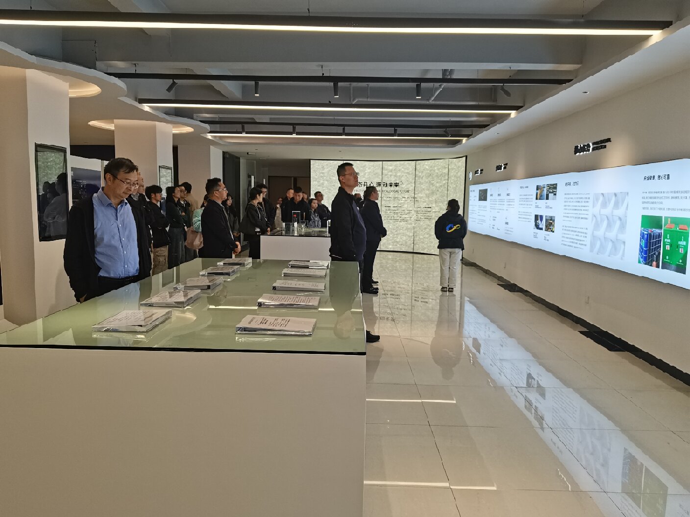 1764654550888347.jpg 2.jpg